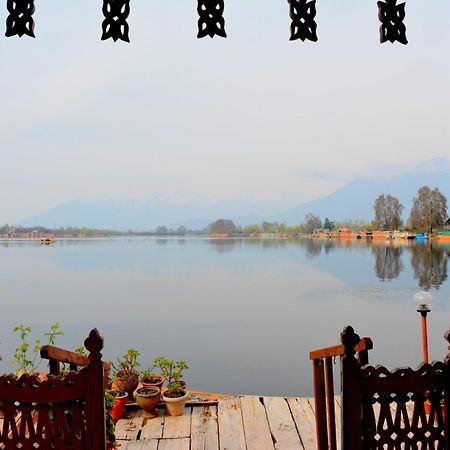 Golden Flower Heritage Houseboat Otel Nagin Bagh Dış mekan fotoğraf