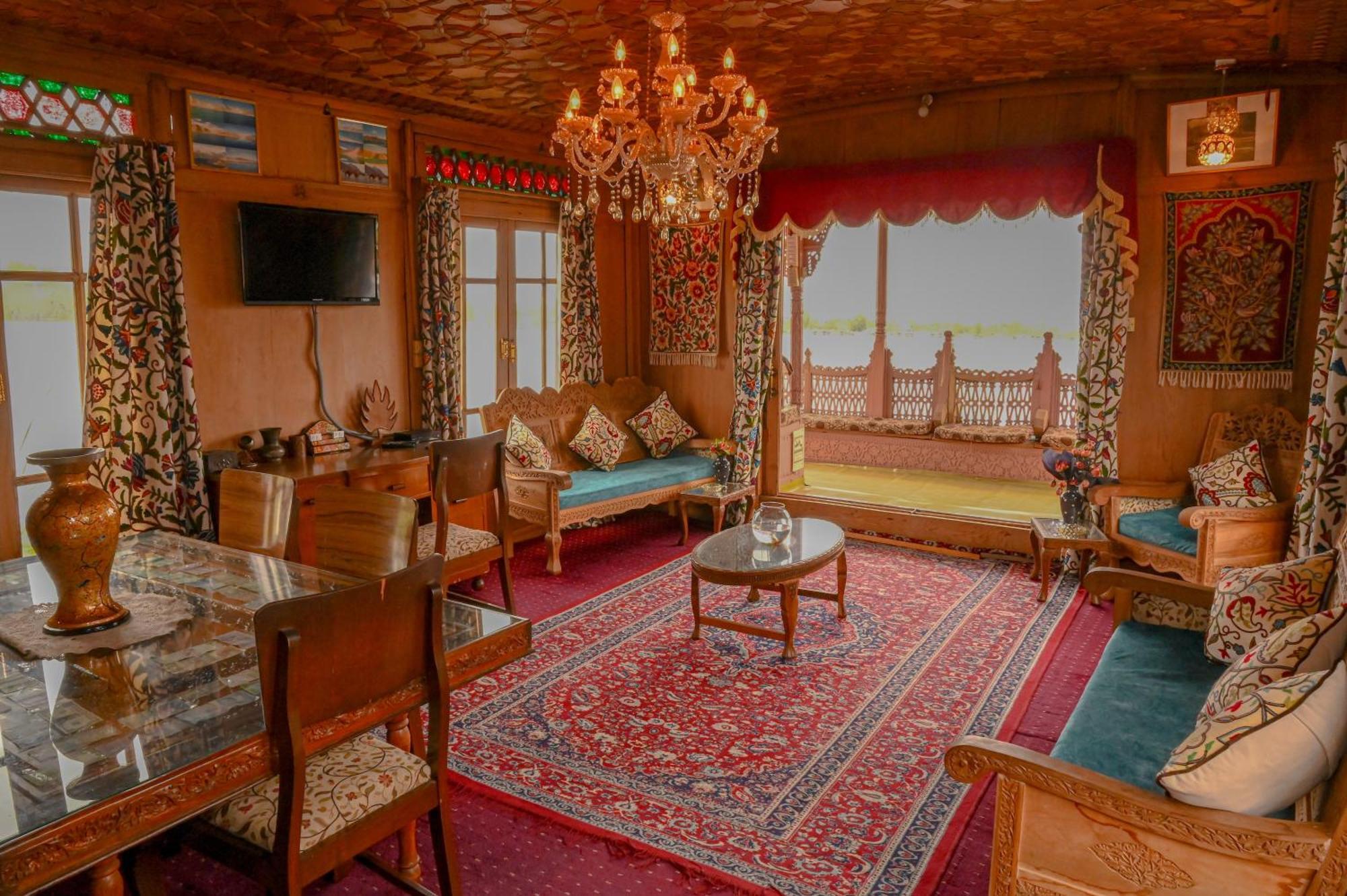 Golden Flower Heritage Houseboat Otel Nagin Bagh Dış mekan fotoğraf