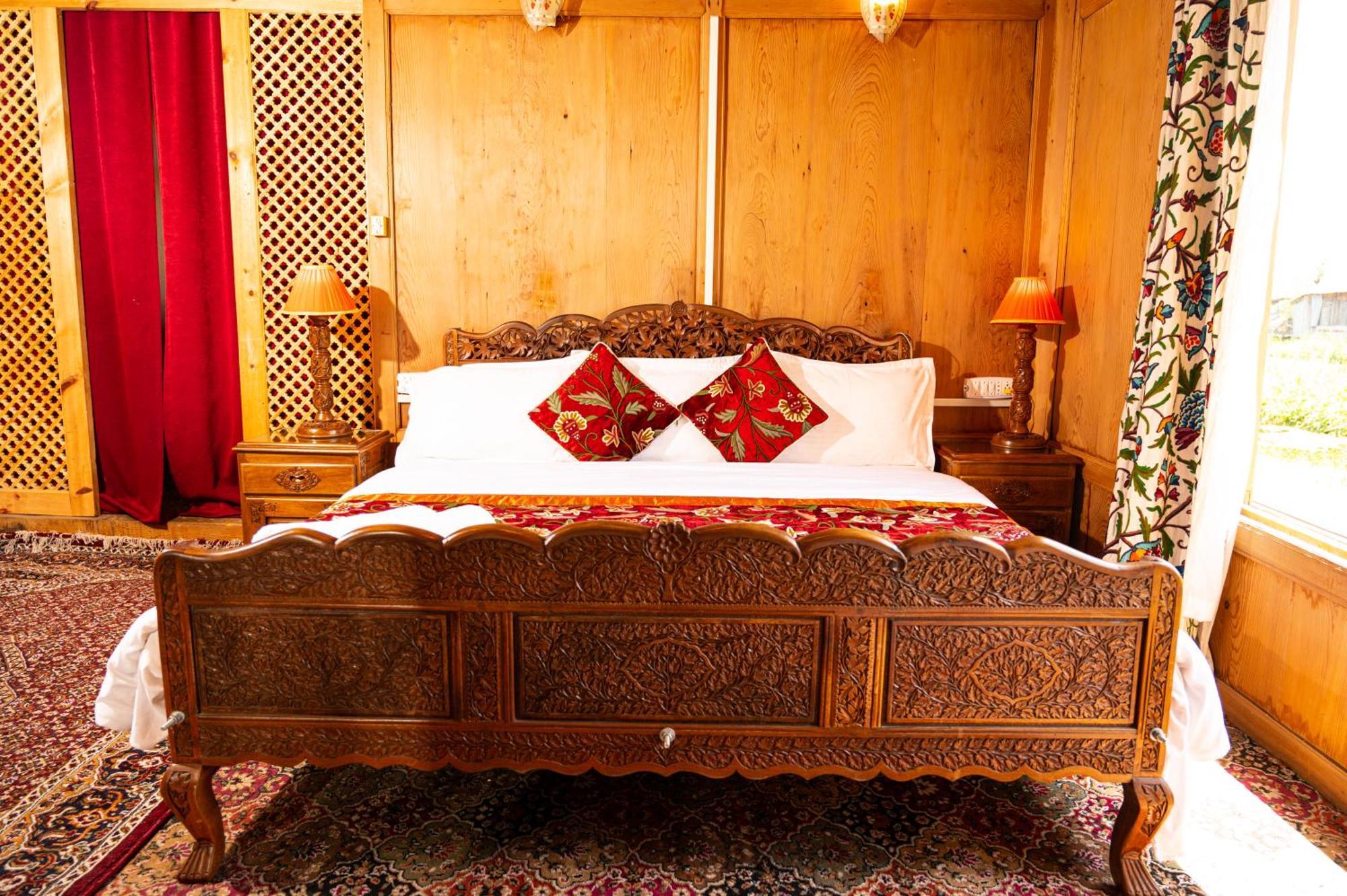 Golden Flower Heritage Houseboat Otel Nagin Bagh Dış mekan fotoğraf